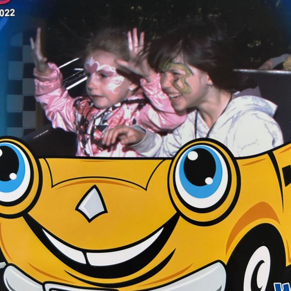 Meet your Posher, Lee - Picture 1 of 1